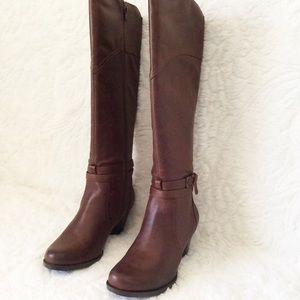 🌹BARETRAPS BOOTS🌹